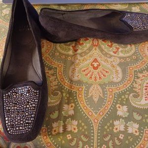 Stuart Weitzman 7 M black light grey flats loafers shoes